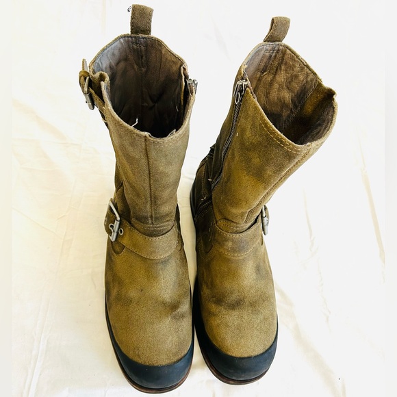 Vintage UGG Rugged Suede Engineer Boots - Picture 4 of 16